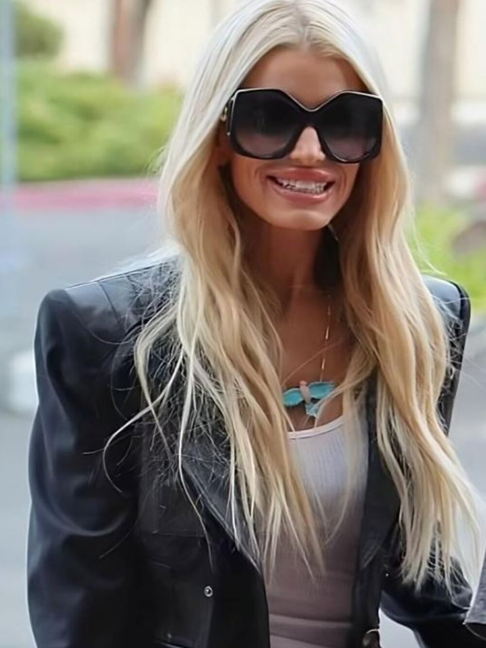 Gucci GG0875S 001 Square Sunglasses - Black / Grey - Picture 7 of 13